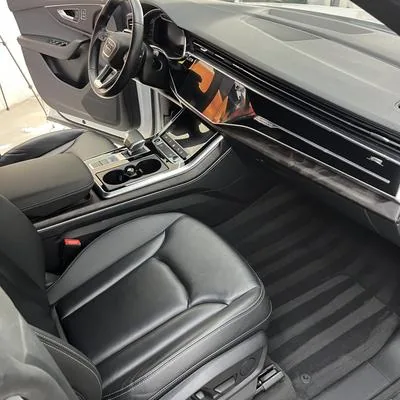 Audi Q8 czyszczenie wnętrza skóra detailing