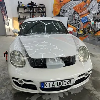Porsche Cayman S biały PPF folia ochronna przód
